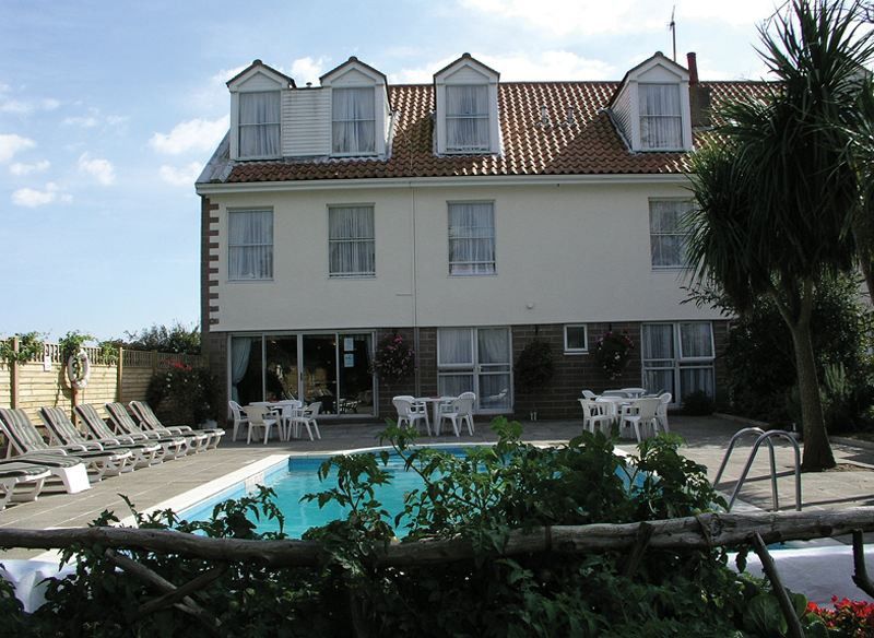 Beachcombers Hotel Grouville Exteriér fotografie
